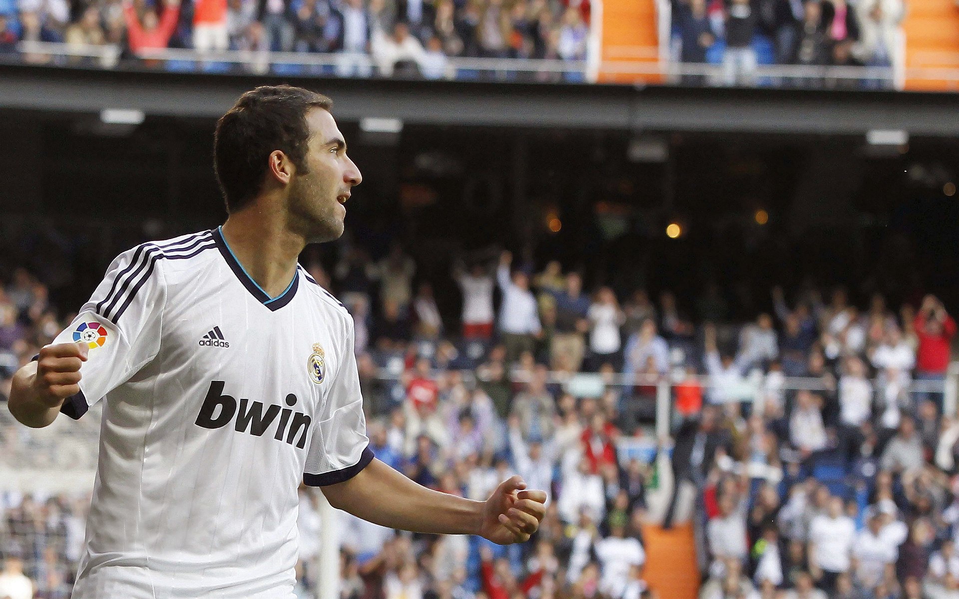 萨卡数据全面爆炸，玻利维亚速胜多特蒙德，当足球成为代码的战场