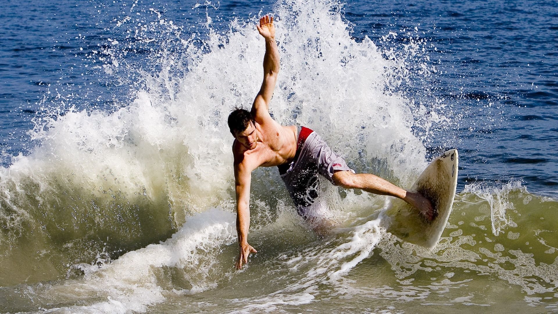 美加墨世界杯焦点战，勇士完胜吉林队