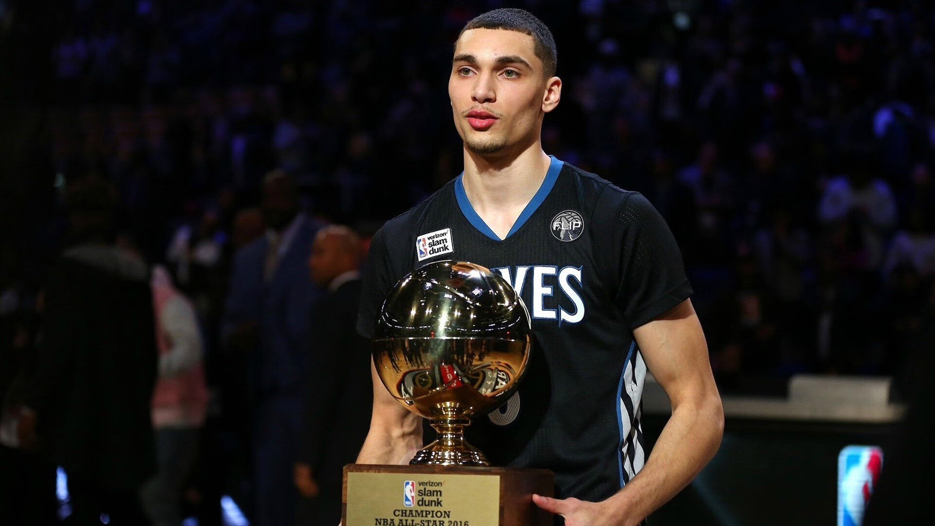 世界杯预选赛焦点战,新疆队拿下快船?一场跨越时空的篮球对话