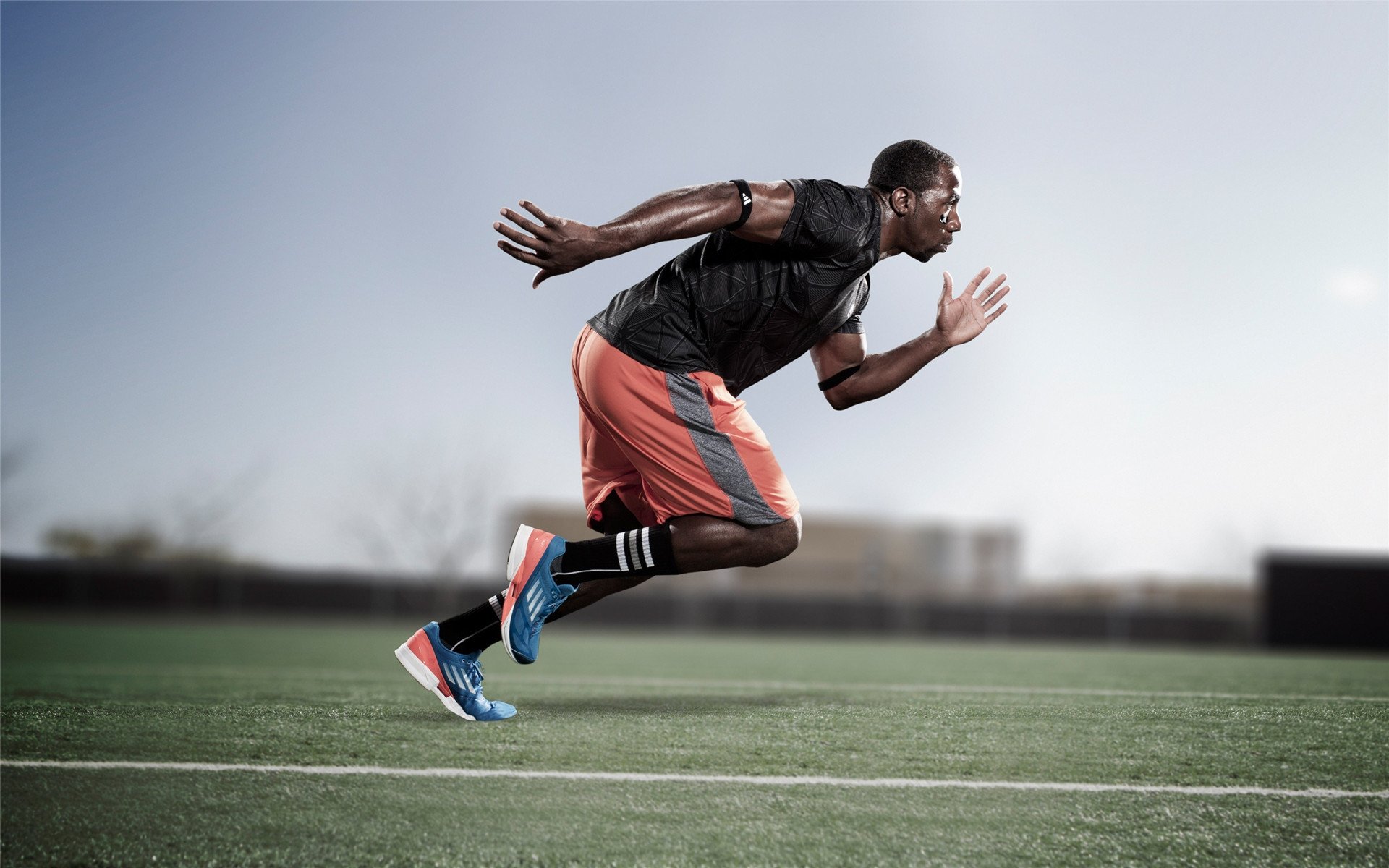 F1街道赛之夜,当引擎轰鸣撞上贝恩的寂静杀伤